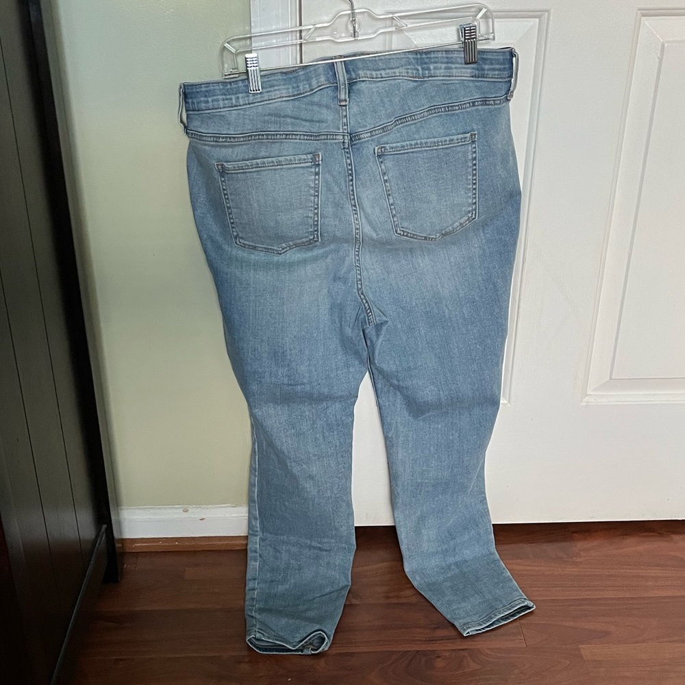 Torrid NWOT Sky High Skinny Jeans. Size 16S Light Wash. - Picture 6 of 6